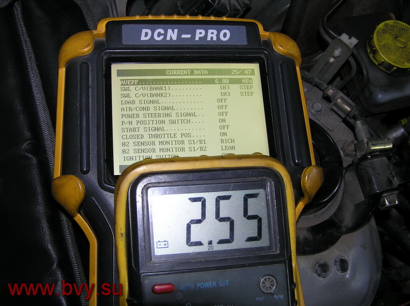 напряжение на датчике давления двигатель VQ25DD